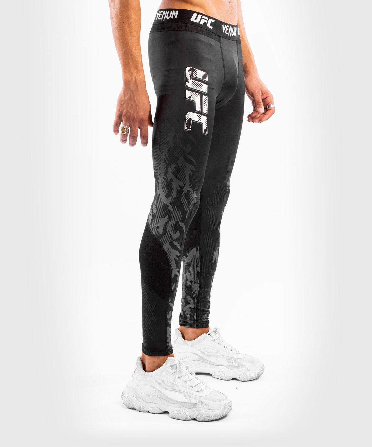 Venum Authentic Fight Week UFC Herren Kompressionshose - Schwarz