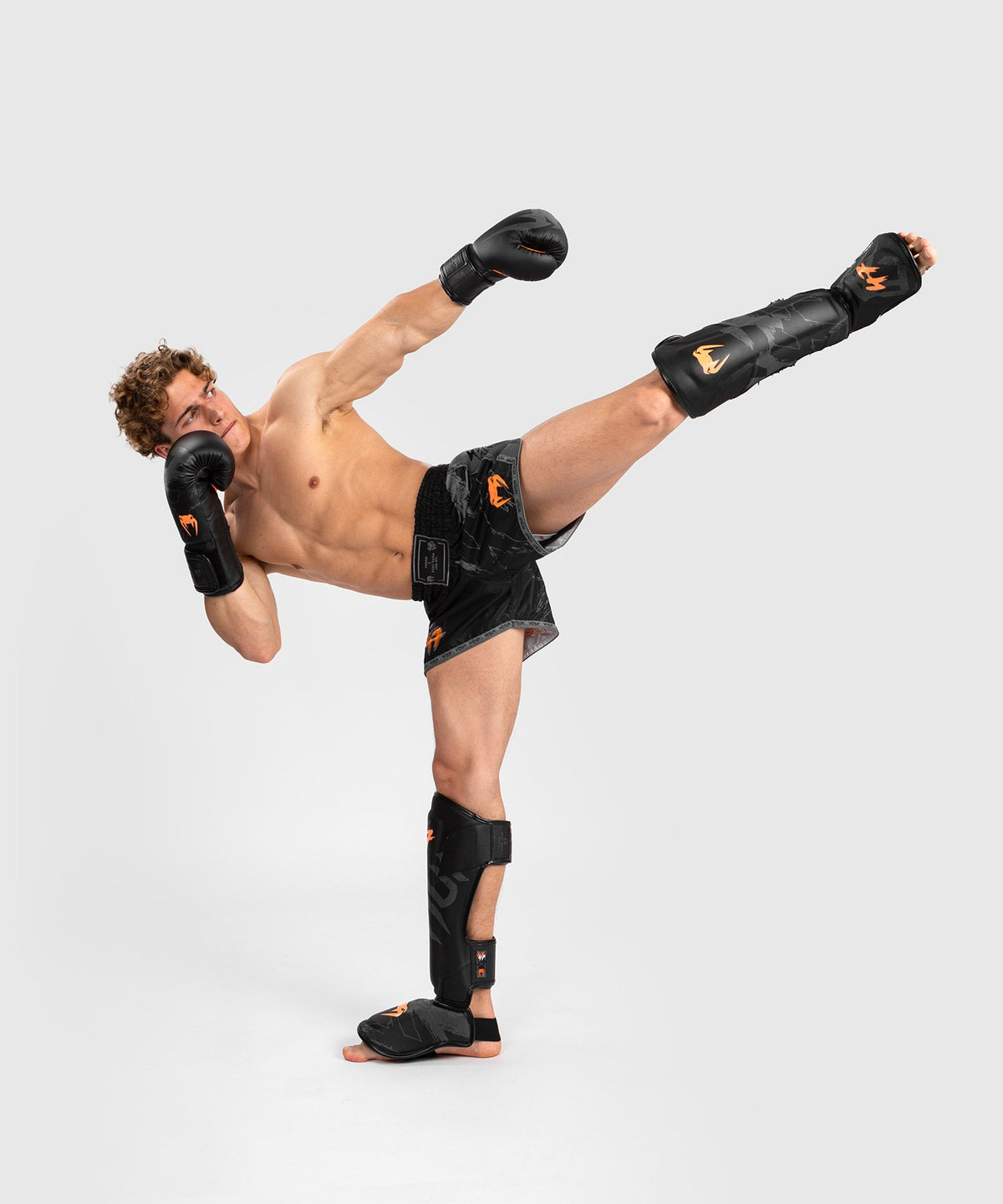 Short de Muay Thai Venum S47 - Noir/Orange