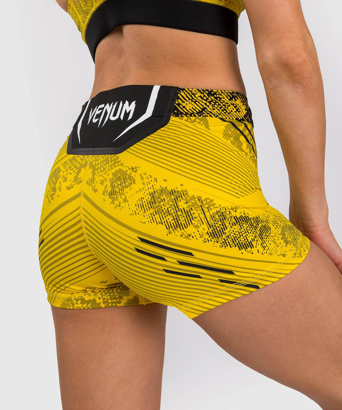 Short de Short de compression Fit pour Femmes UFC Adrenaline by Venum Authentic Fight Night - Jaune