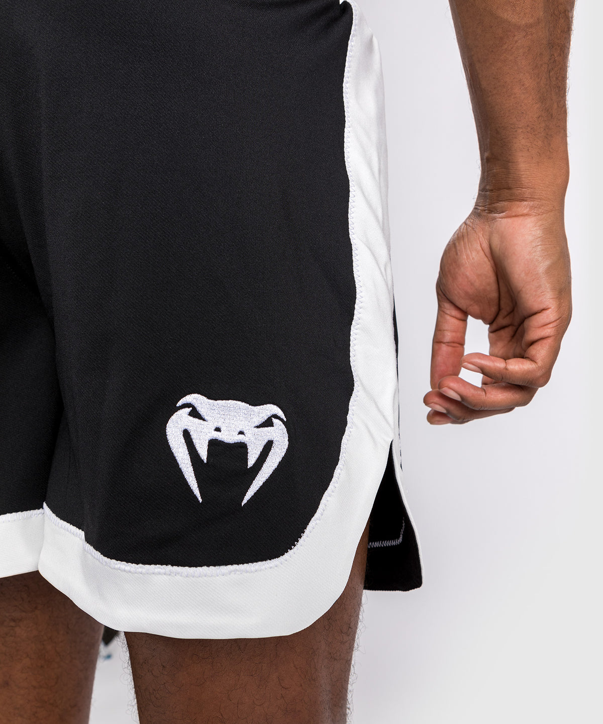 Short de boxe Venum Classic - Noir/Blanc