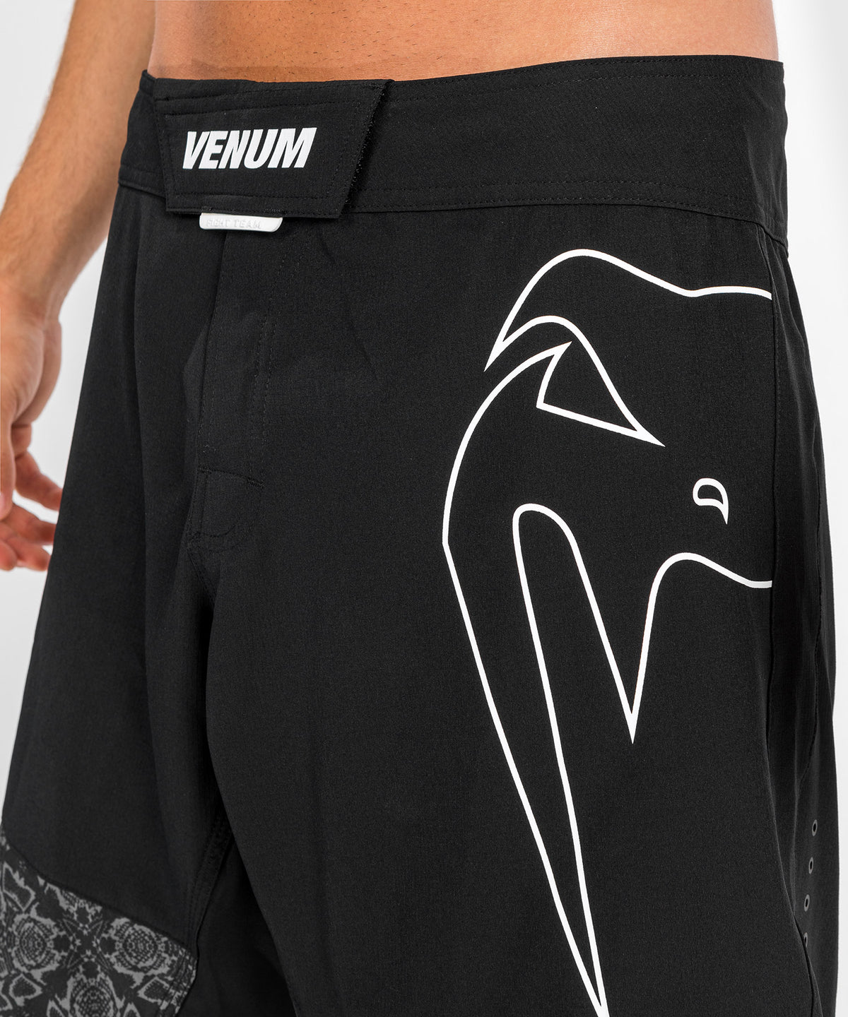 Pantaloncini da combattimento LIGHT 4.0 Venum - Nero/Bianco