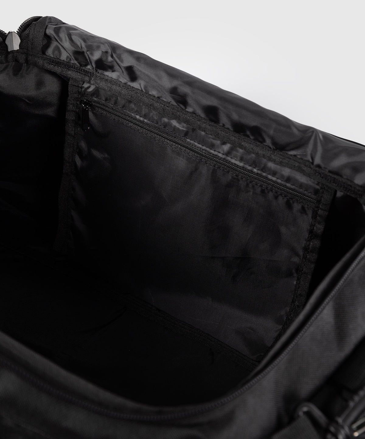 Venum Essential Bolsa Deportiva (61L) - Negro