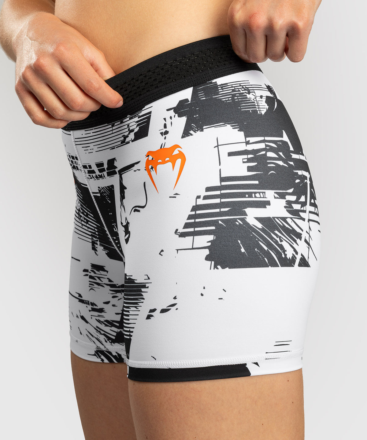 UFC Zenith by Venum Authentic Fight Week Short Vale Tudo Performance Mujer - Blanco