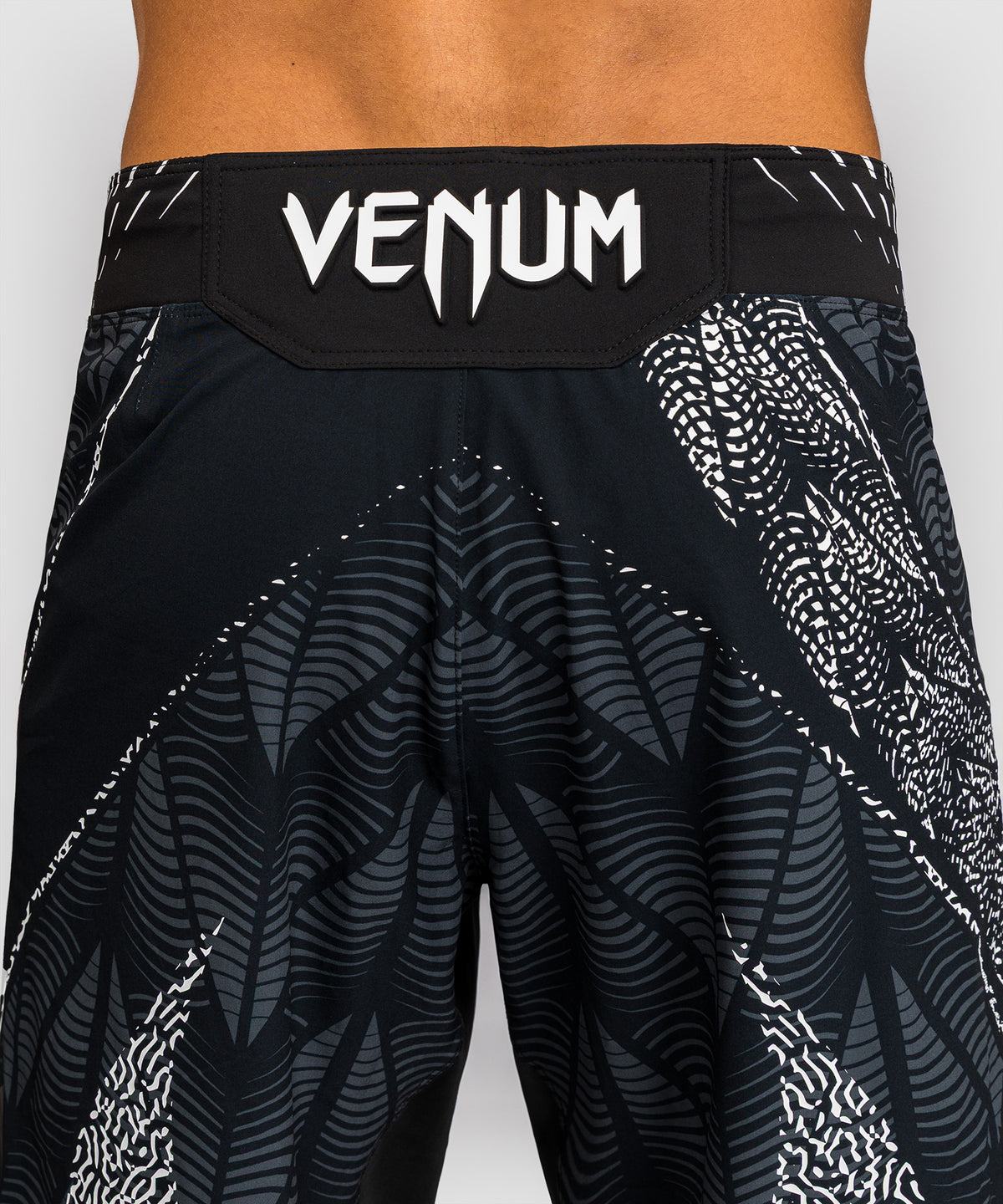 UFC Zenith by Venum Authentic Fight Night Lange Passform Fight Short Herren - Schwarz