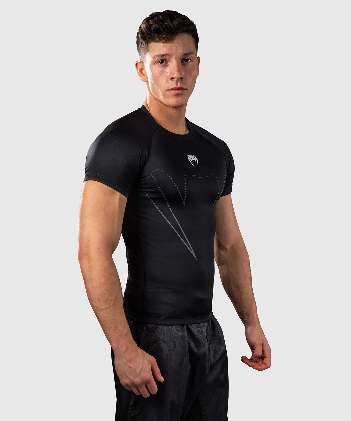 Venum Edge Rashguard Kurzarm – Schwarz/Sand