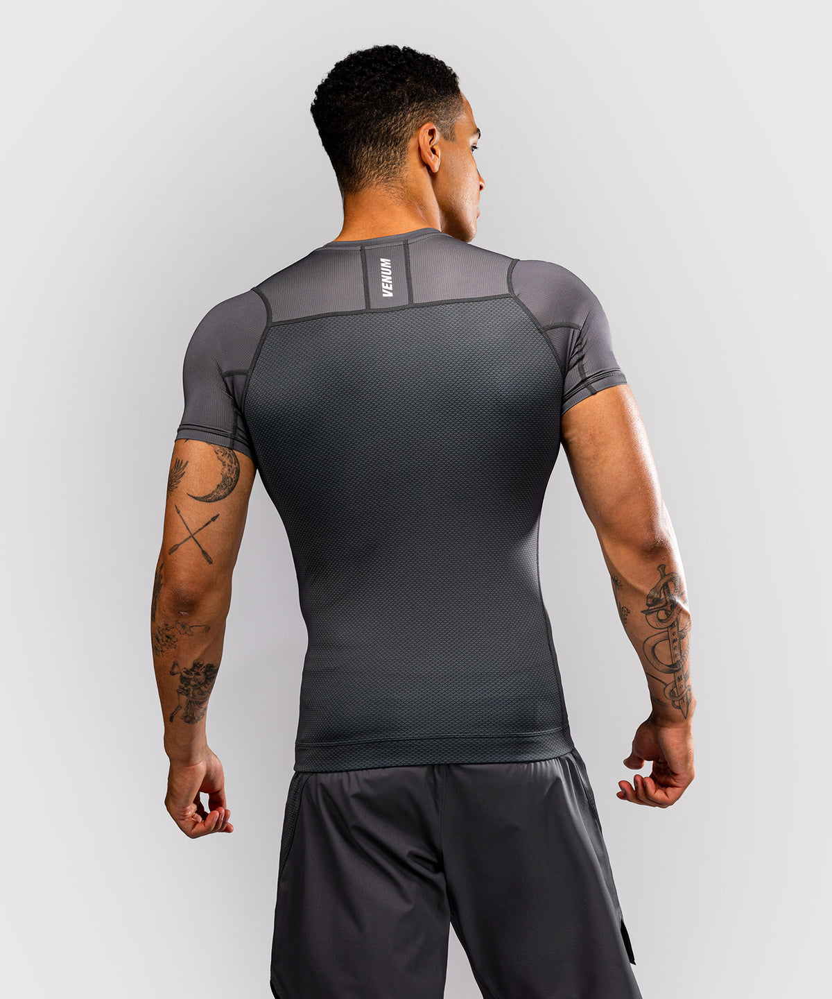 Venum G-Fit Scale Kurzarm-Rashguard - Grau