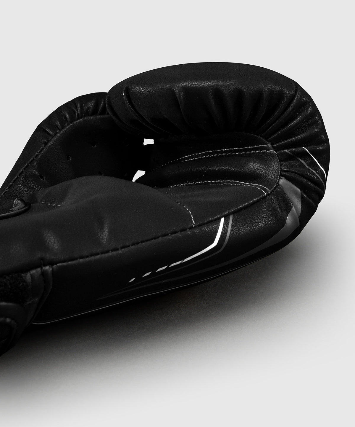 Venum Streamline Guantes de Boxeo – Negro/Blanco