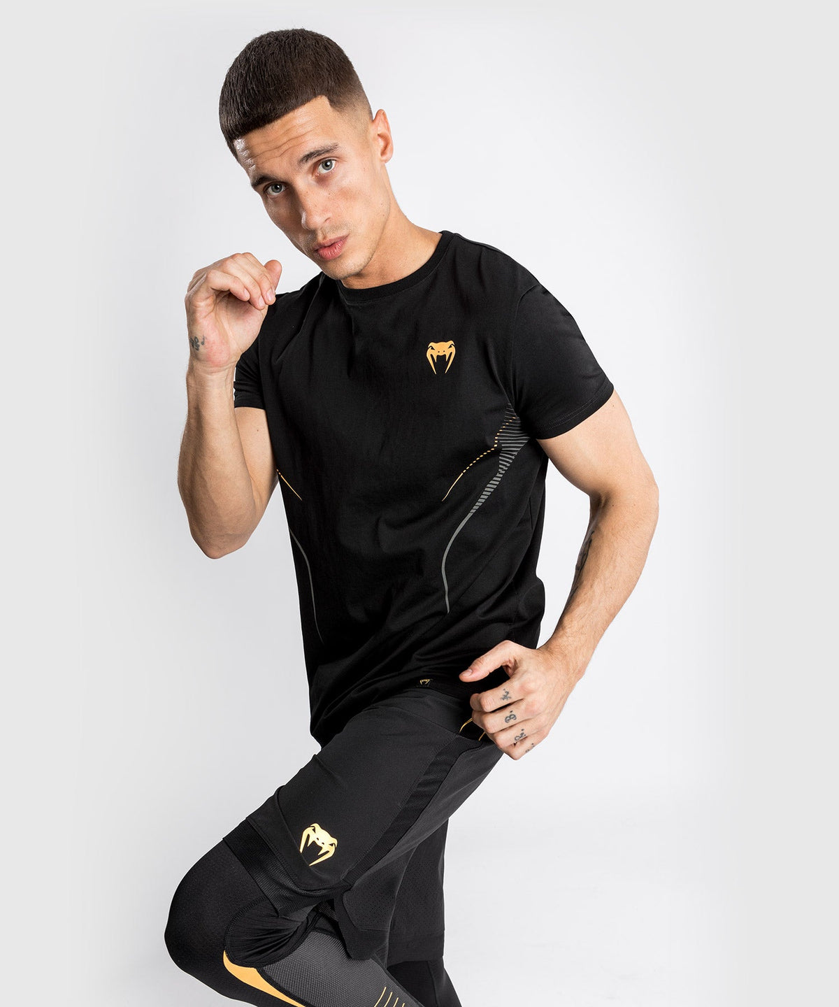 T-shirt Venum Athletics – Noir/Or