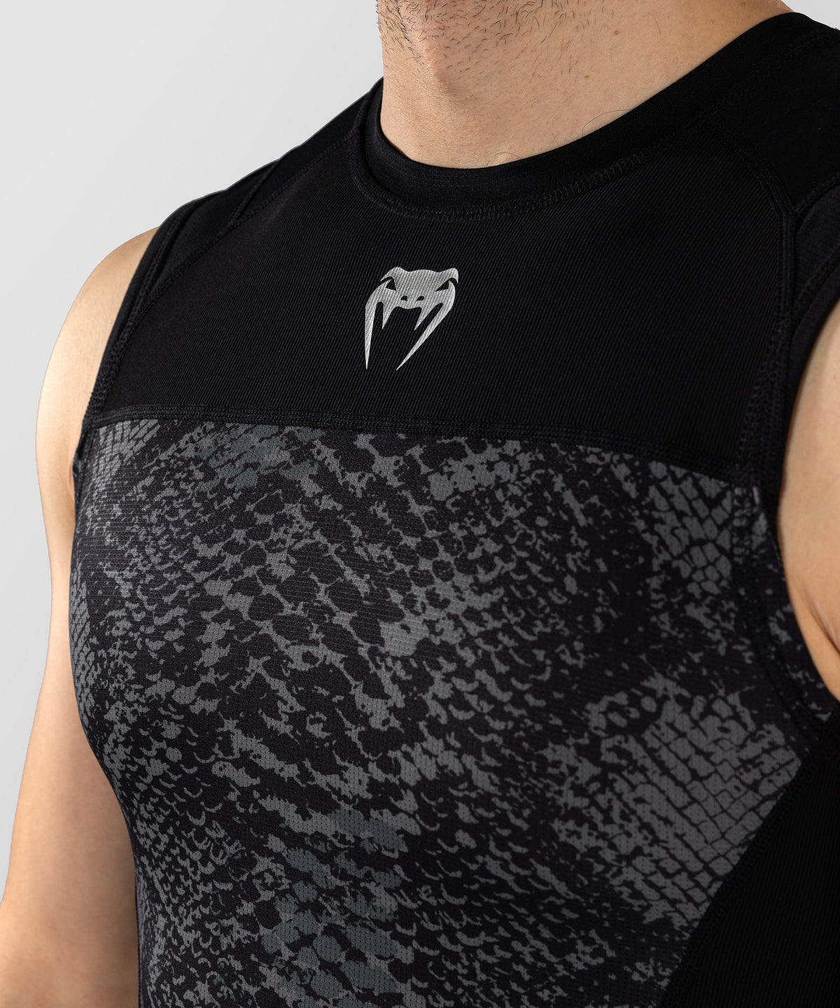 Rashguard Sans Manches Venum G-Fit Scales – Noir/Gris Charbon