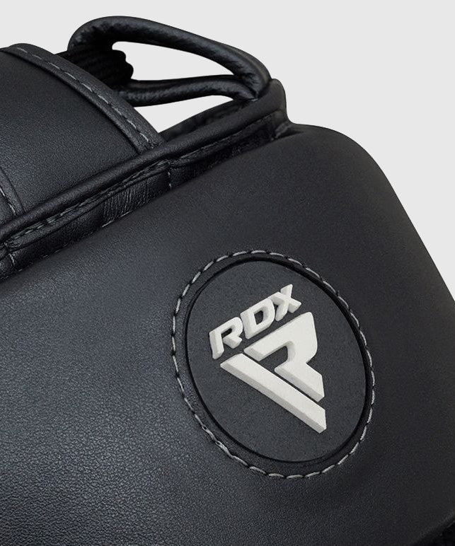 RDX Sports Aura T-17 Casco da Boxe - Nero/Bianco/Oro