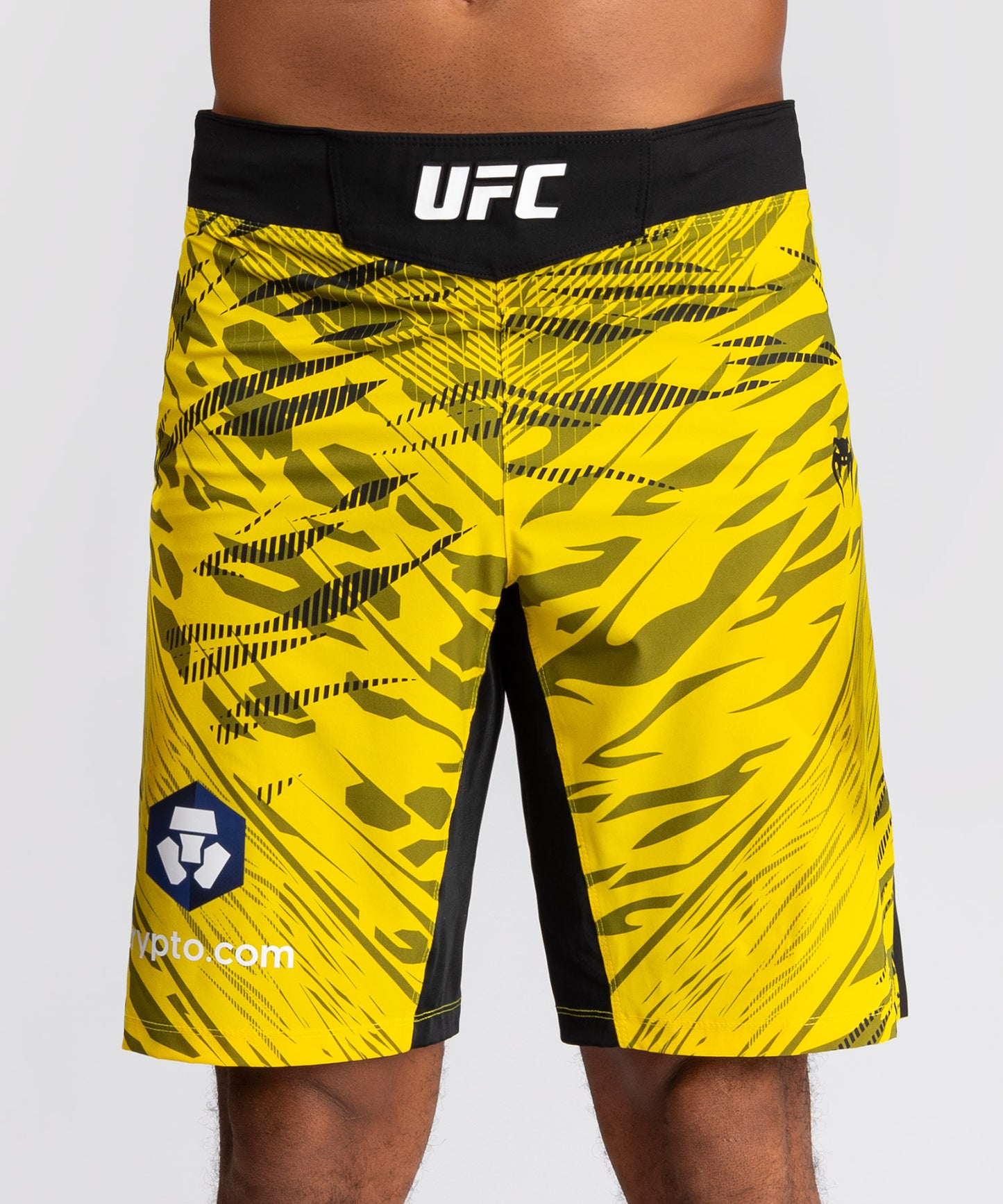 UFC Fusion by Venum Authentic Fight Night Shorts de Lucha para Hombre - Ajuste Largo - Amarillo