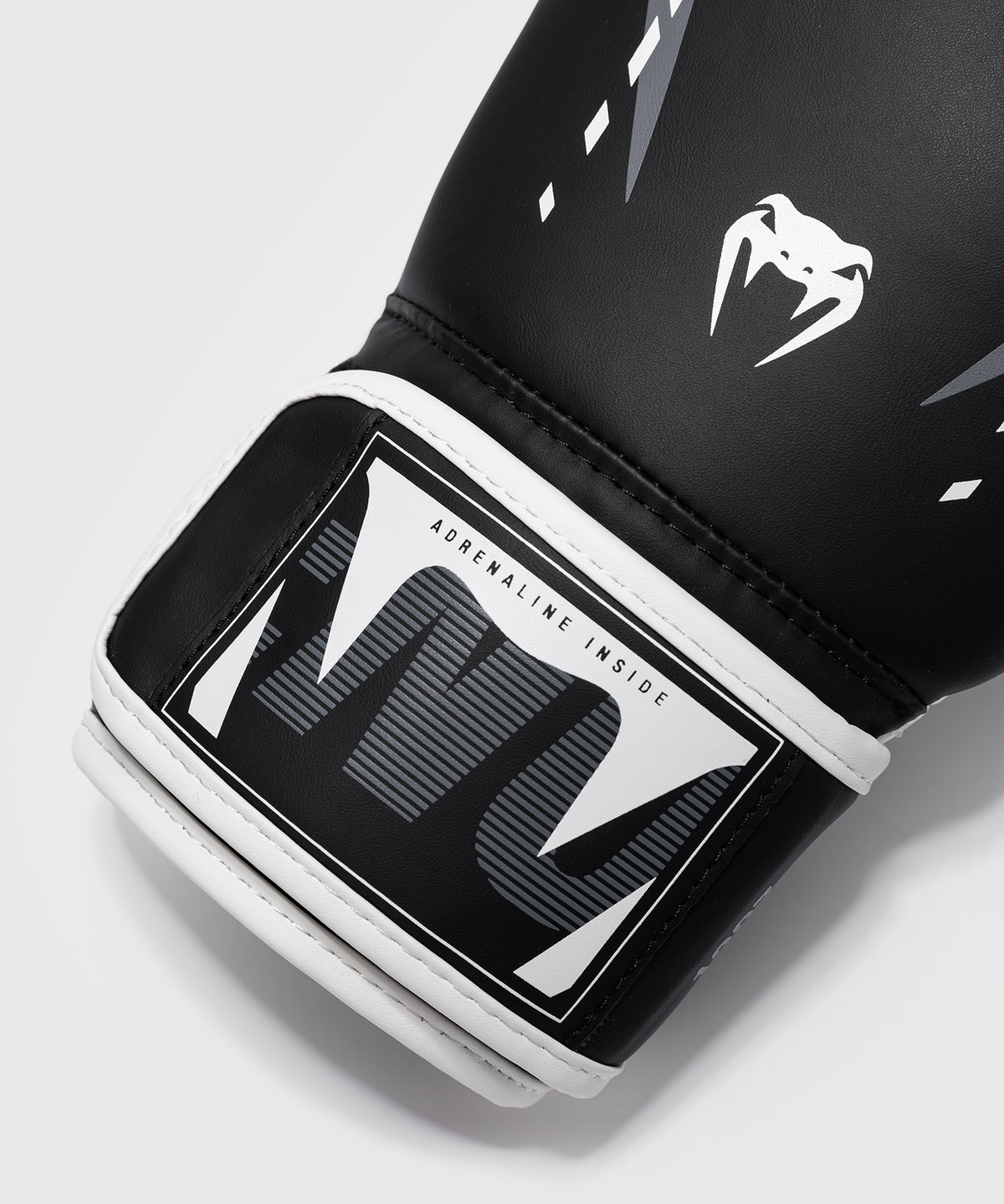 Venum Adrenaline Boxhandschuhe – Schwarz/Silbergrau