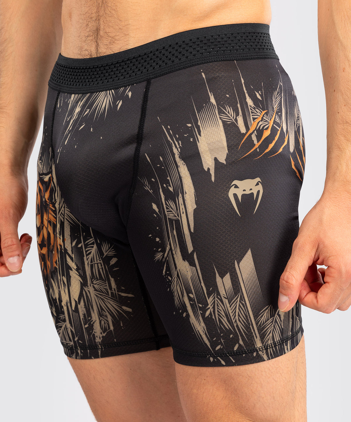 Short de compression Venum Tiger pour Hommes - Noir/Orange Néon