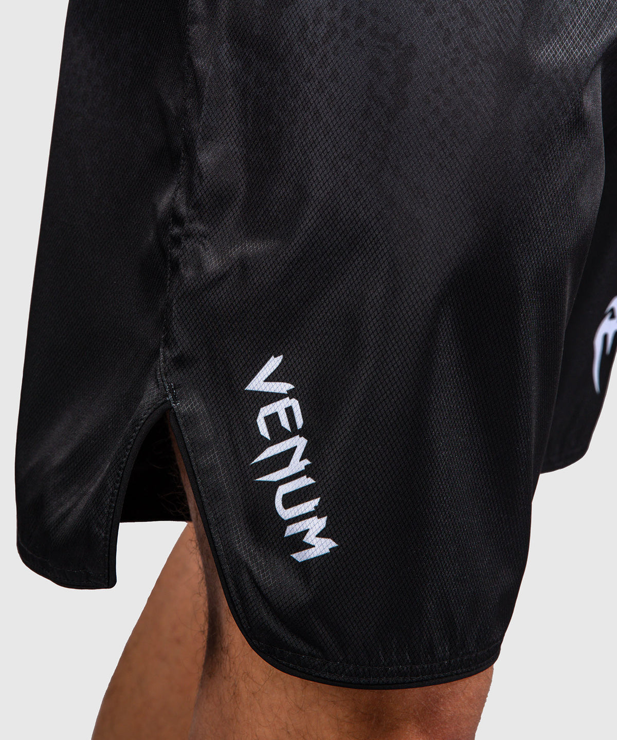 Venum Black Viper Fightshort – Schwarz