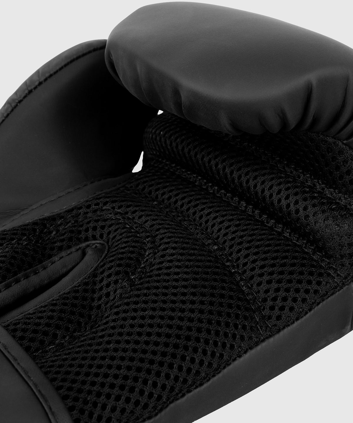 Gants de Boxe Venum Classic - Noir/Noir - 8oz - Edition WLMT ajusté et avec un bon maintient