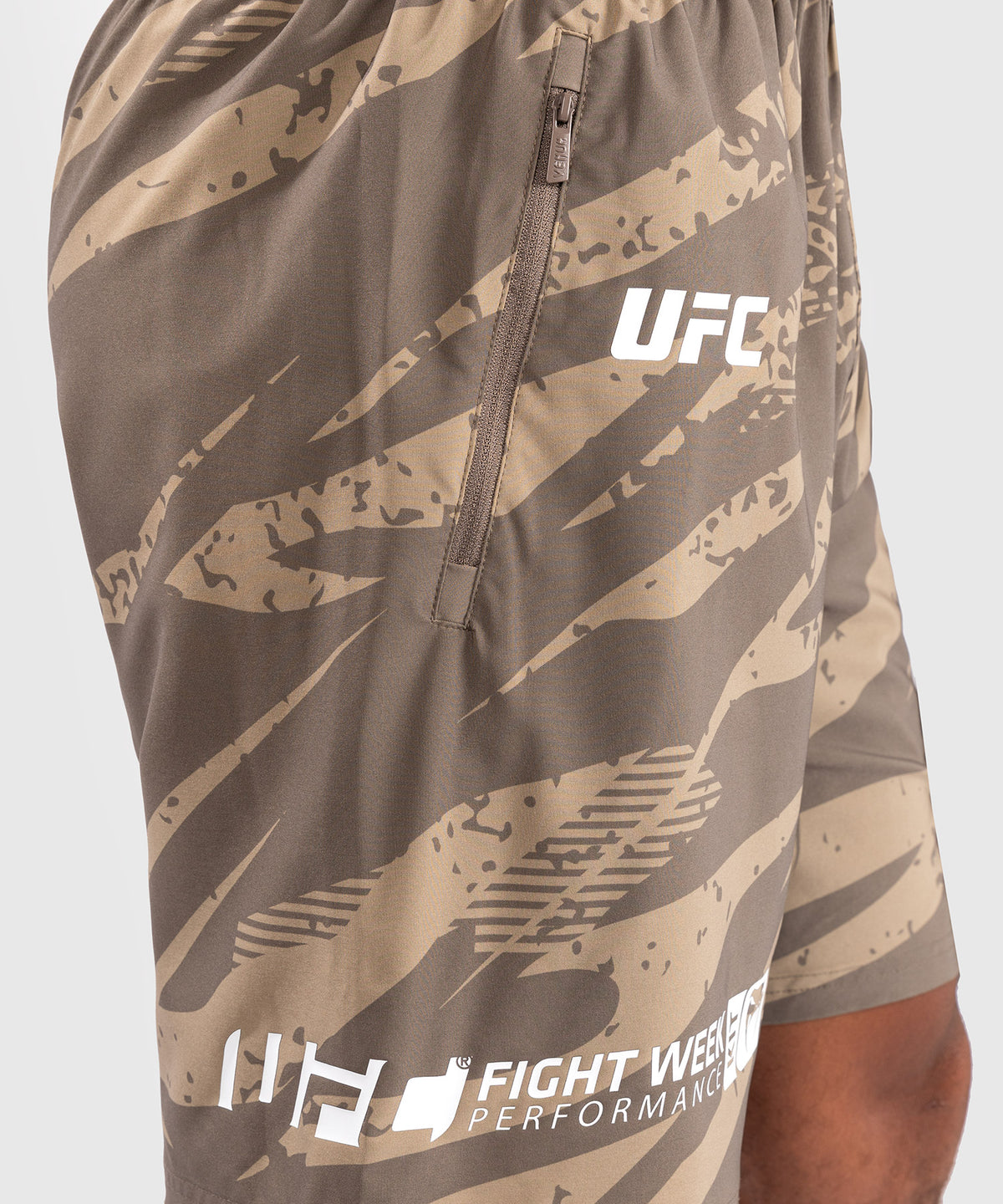 UFC Adrenaline By Venum Fight Week Performance Pantalón Corto para Hombre - Desert Camo