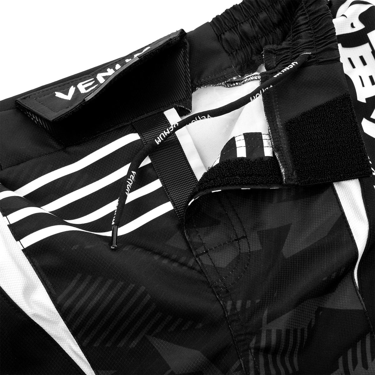 Pantalones MMA Venum Okinawa 2.0 - Negro/Blanco