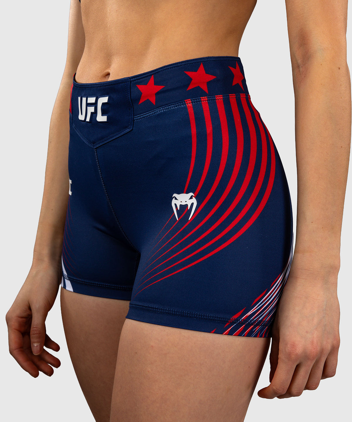 Official UFC Freedom 250 by Venum Authentic Vale Tudo Shorts de ajuste corto para mujer - Azul