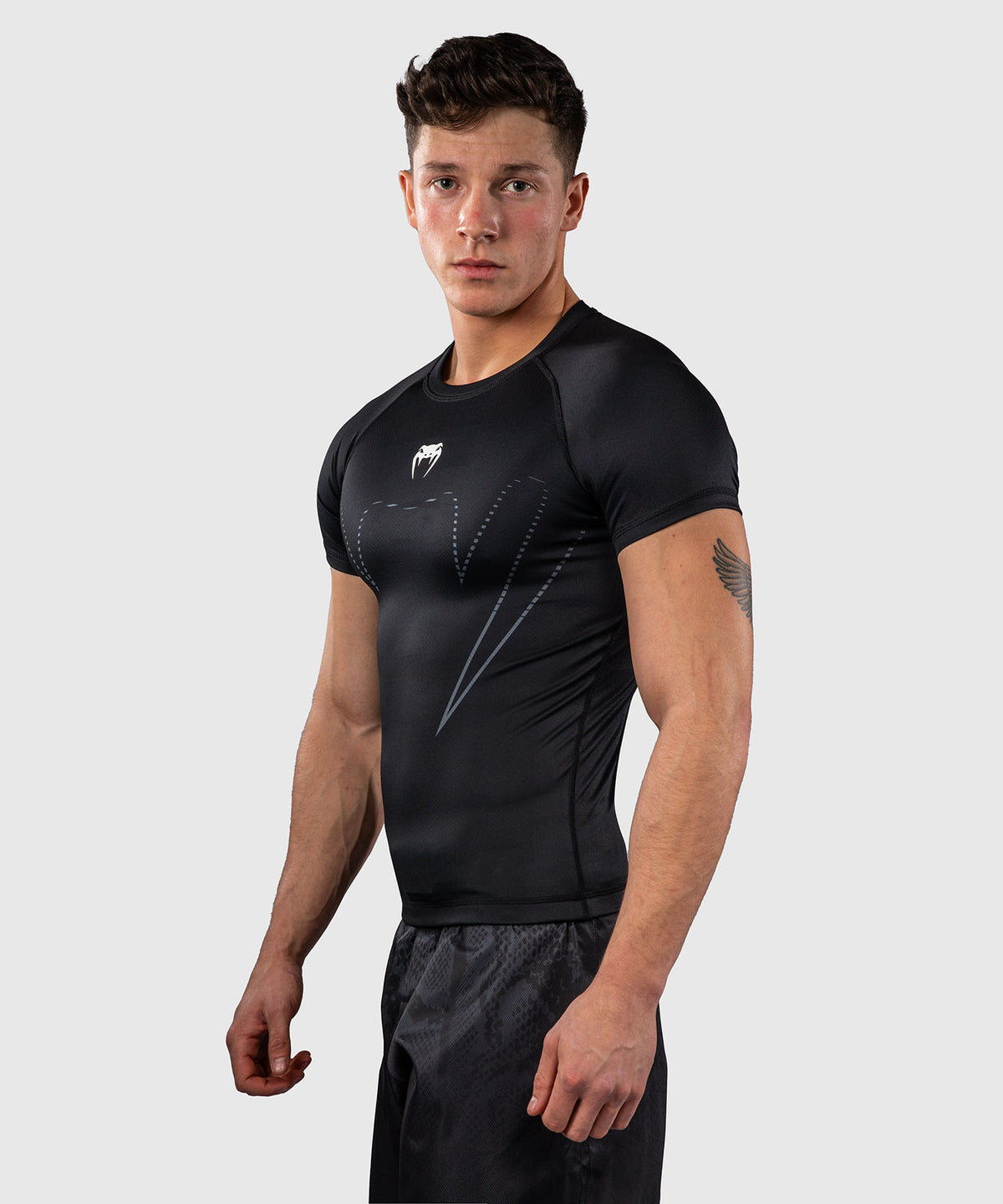 Venum Edge Rashguard Kurzarm – Schwarz/Sand