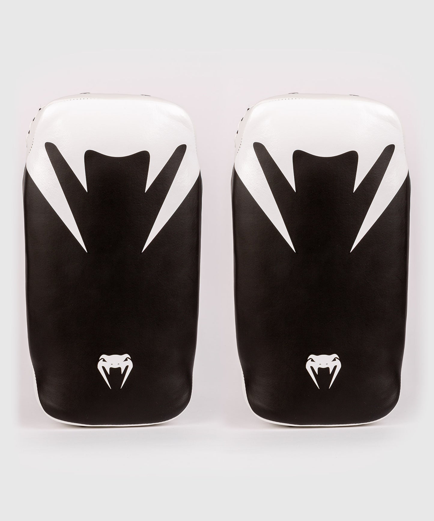 Venum Absolute Kick Pads (Paar) – Schwarz/Weiß