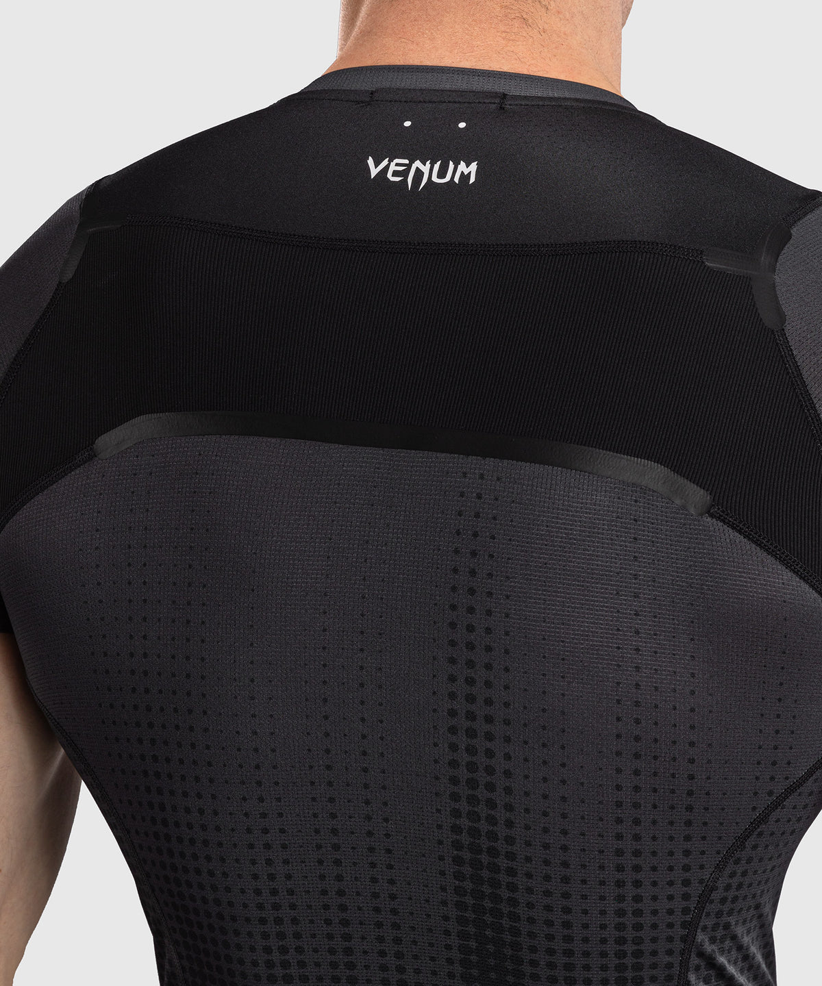 Rashguard à Manches Courtes Venum Stealth – Noir/Blanc