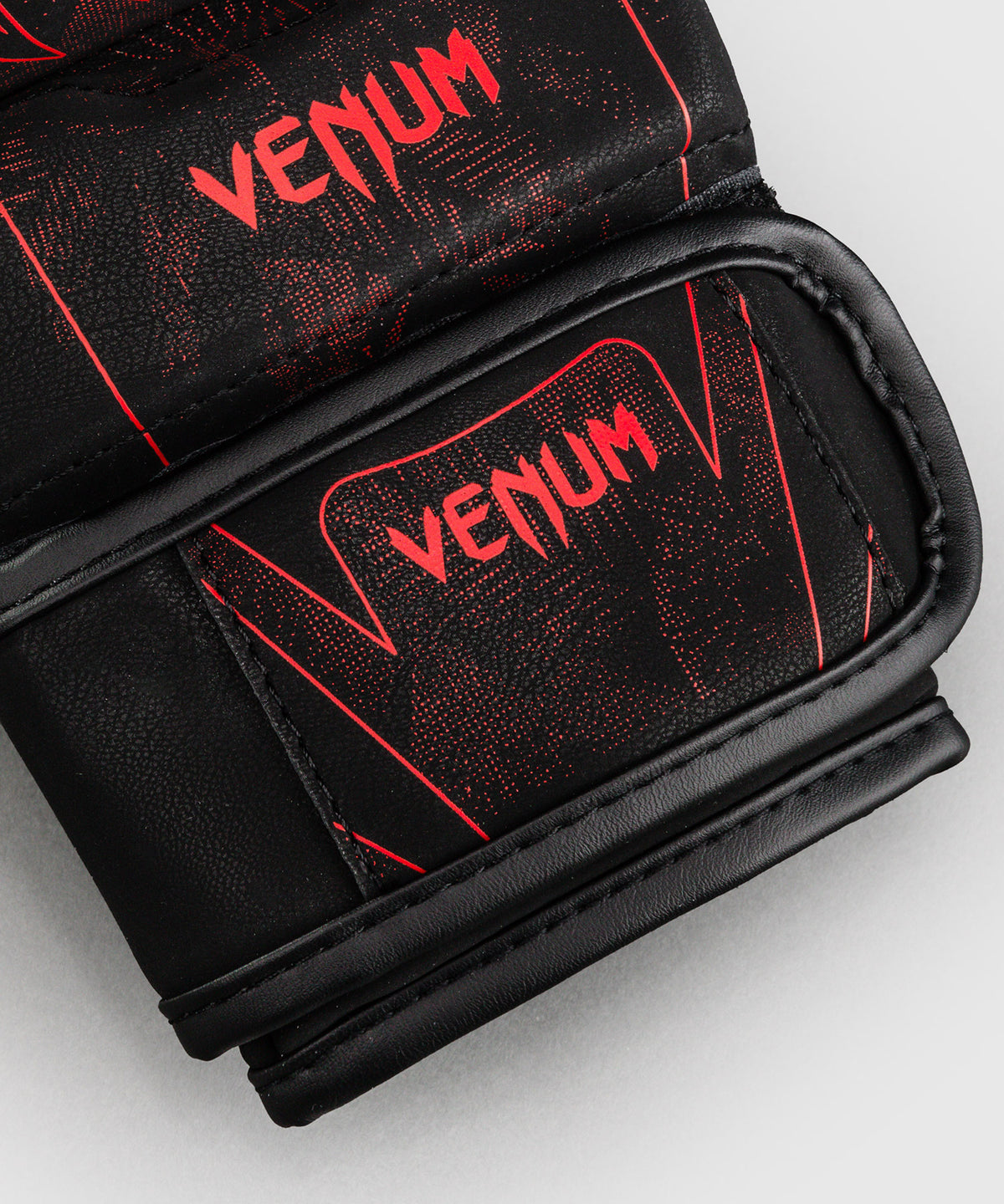 Venum Amazonia Reborn Guanti da sparring MMA - Nero/Rosso