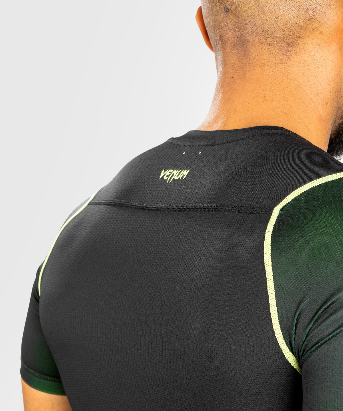 Venum Fusion 2.0  Lycra Hombre - Manga Corta - Negro/Amarillo 