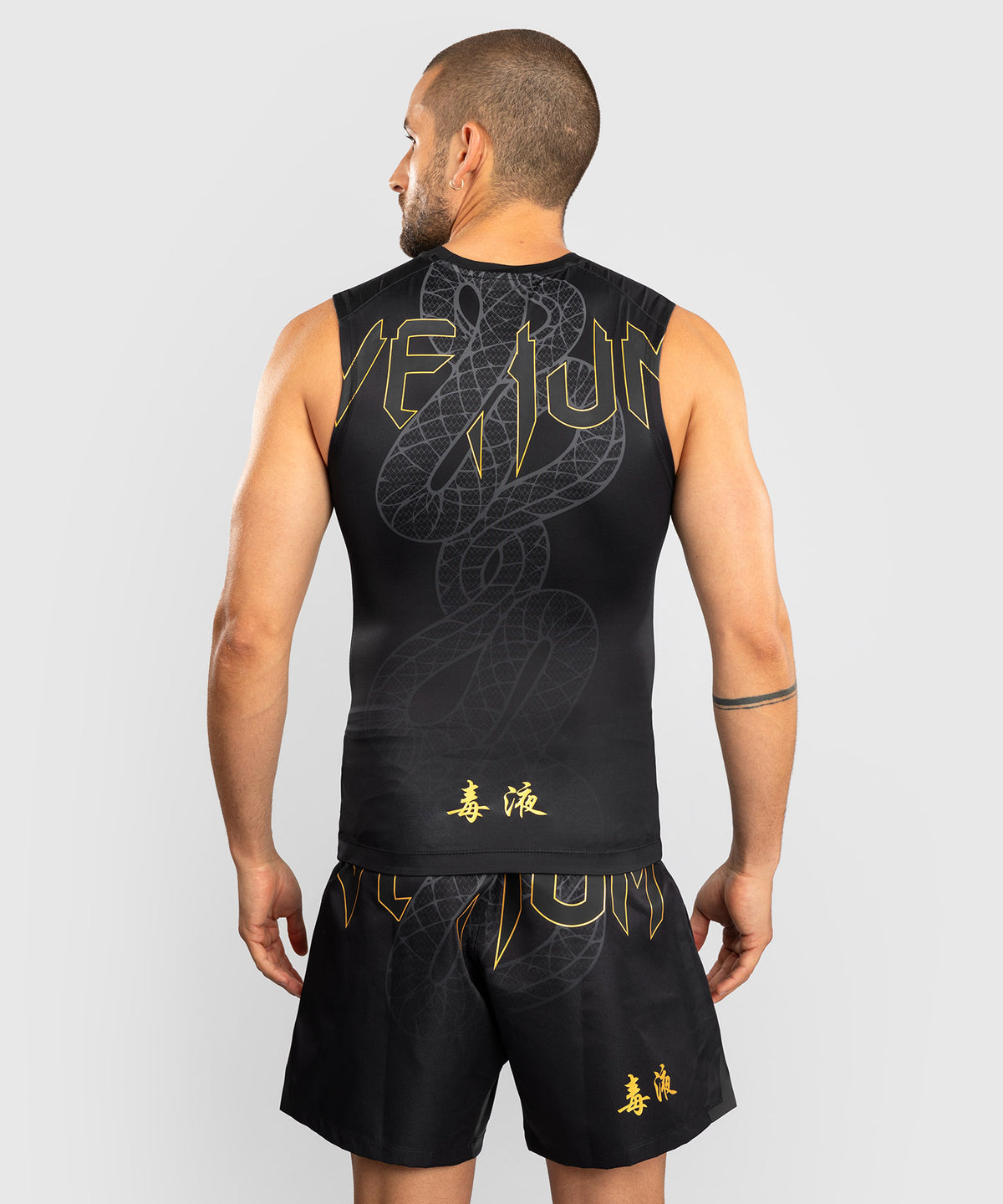 Venum Serpenti Ärmelloses Rashguard – Schwarz/Silber/Gold