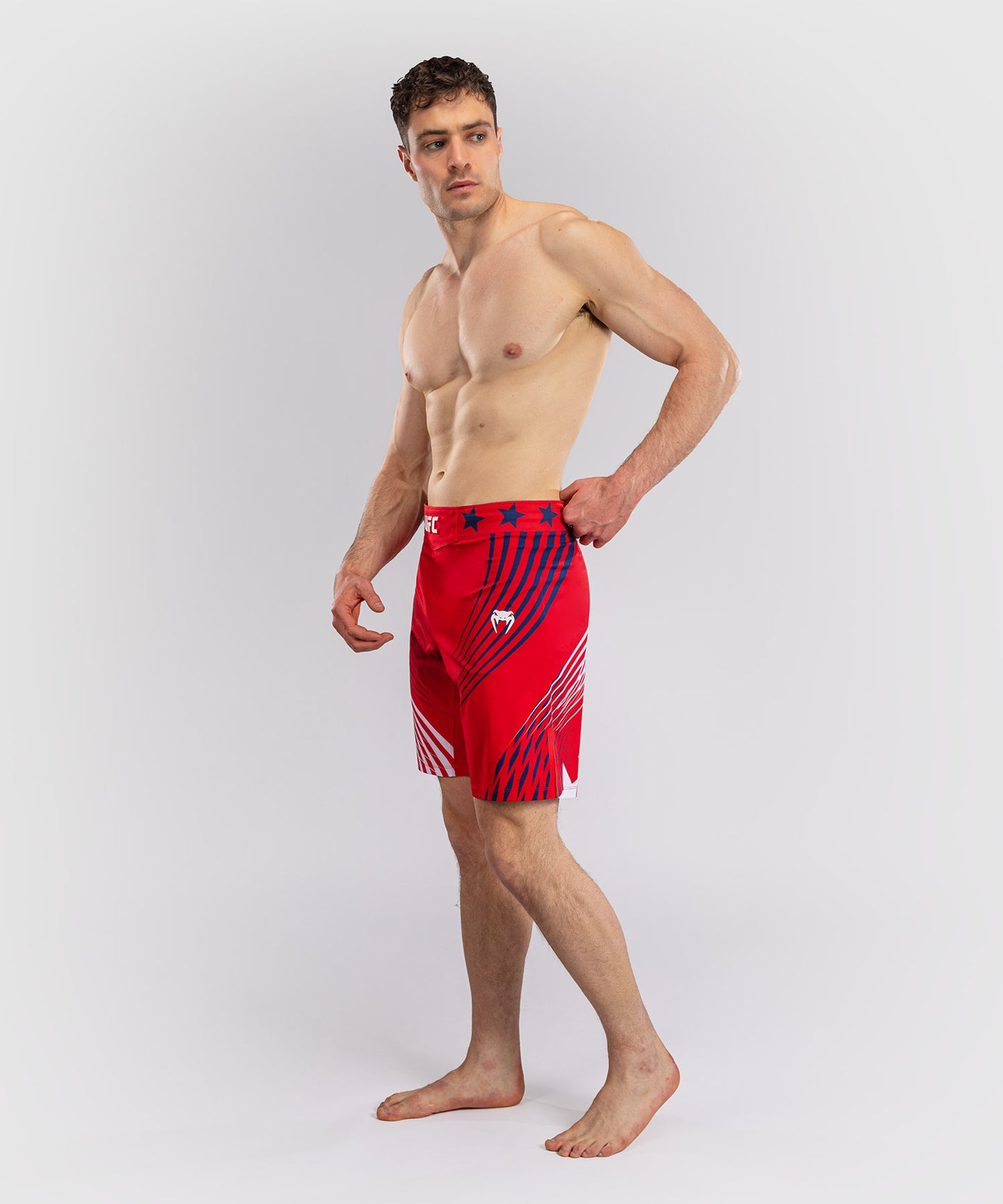 Official UFC Freedom 250 by Venum Authentic Fight Night Short de combat coupe courte pour homme - Rouge