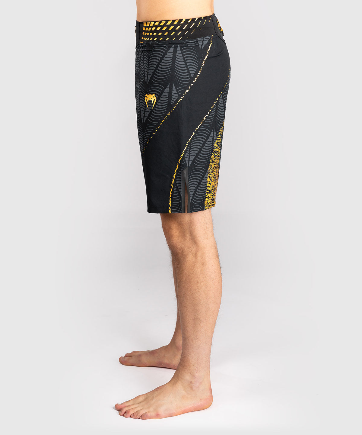 UFC Zenith by Venum Authentic Fight Night Lange Passform Fight Short Herren - Champion