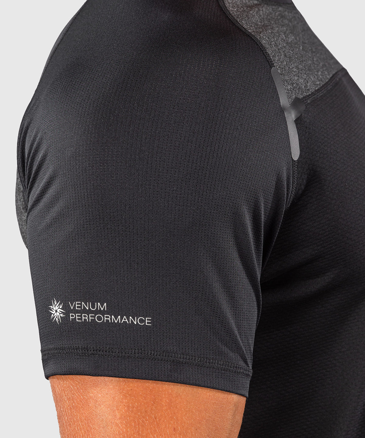 Venum G-Fit Scale Camiseta Dry Tech - Negro