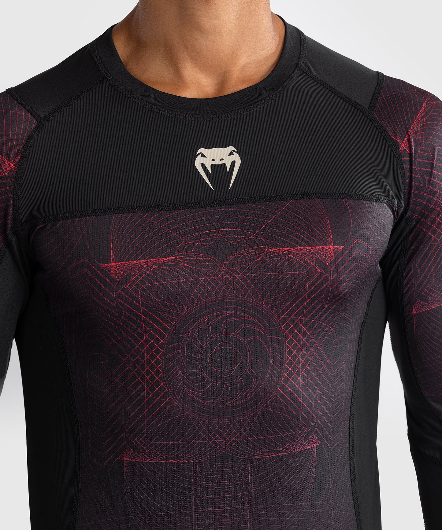 Venum G-Fit Air Rashguard a maniche Lunghe - Nero Profondo/Rosso Fuoco