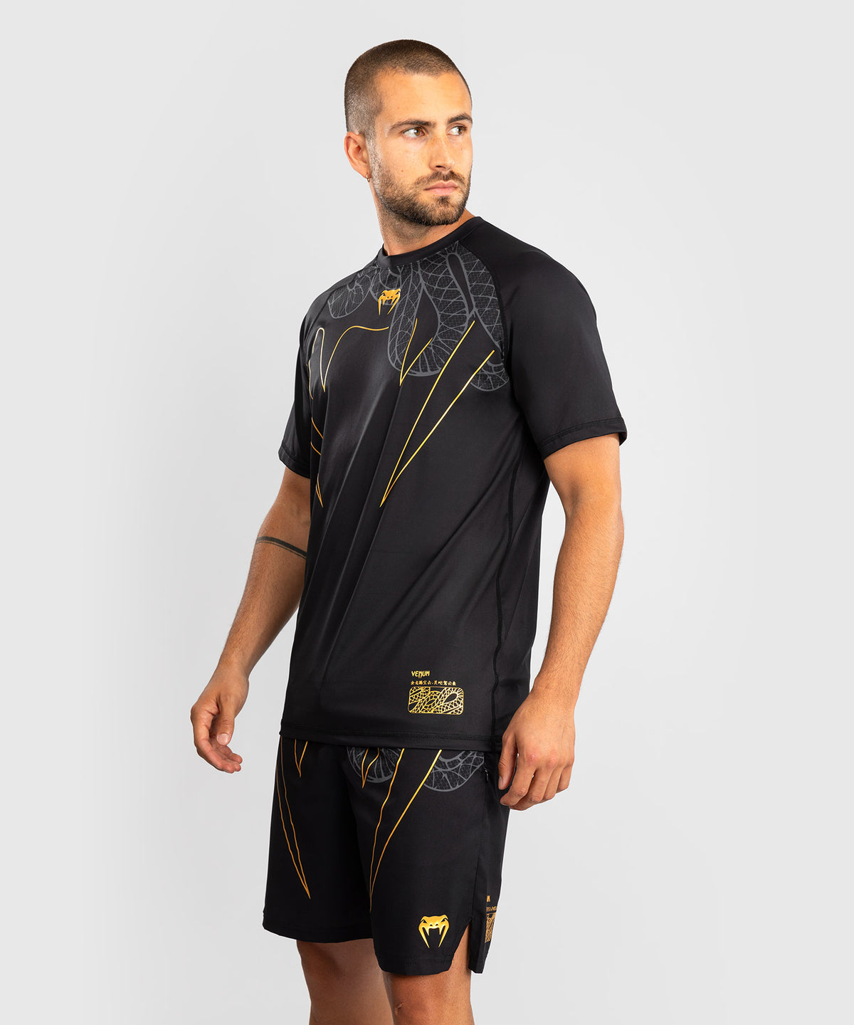 Venum Serpenti Dry Tech Camiseta – Negro/Plata/Dorado