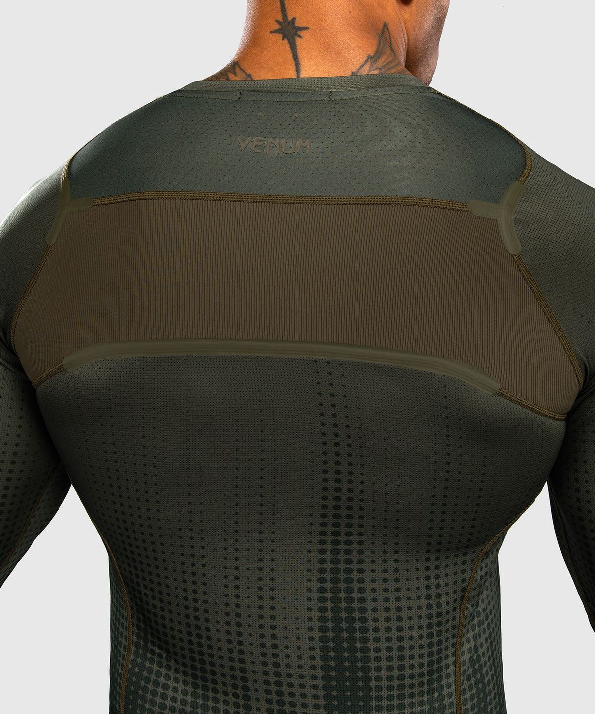Venum Stealth Rashguard Manga Larga – Caqui/Verde Oscuro