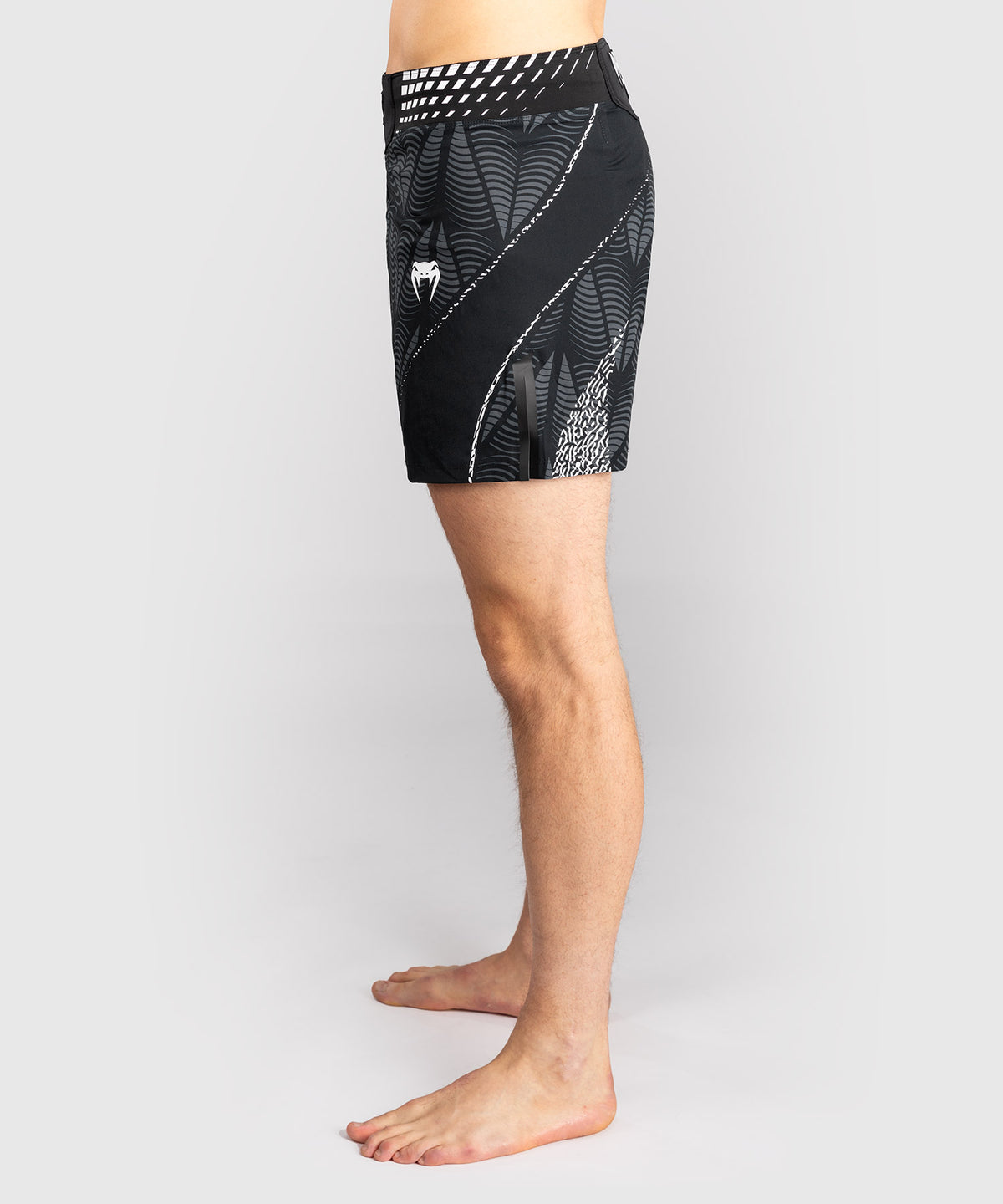 UFC Zenith by Venum Authentic Fight Night Short de pelea ajuste corto Hombre - Negro