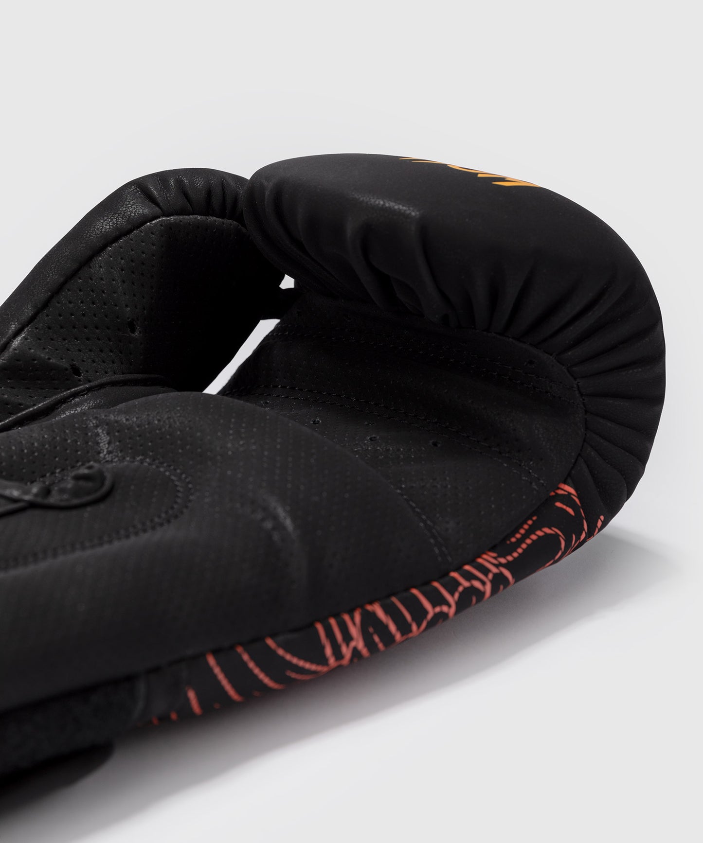 Venum Quetzal Fury Guanti da Boxe - Nero/Rosso Fury/Arancione
