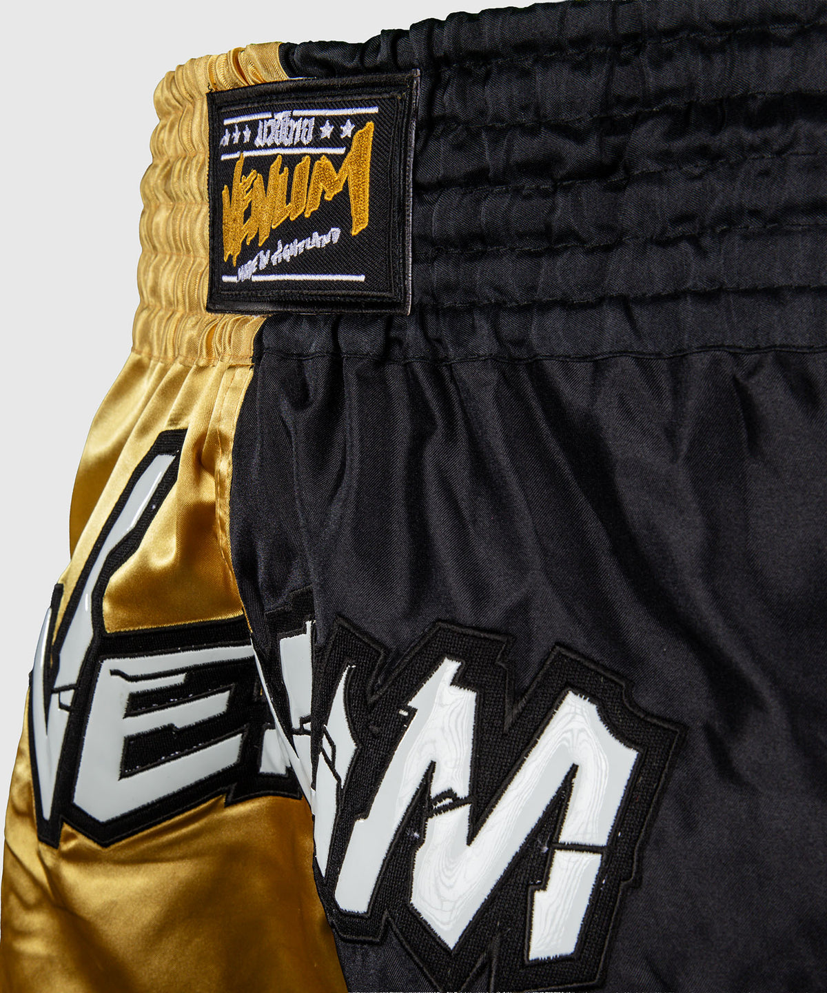 Short de Muay Thai Venum Inferno 2.0 - Noir/Or