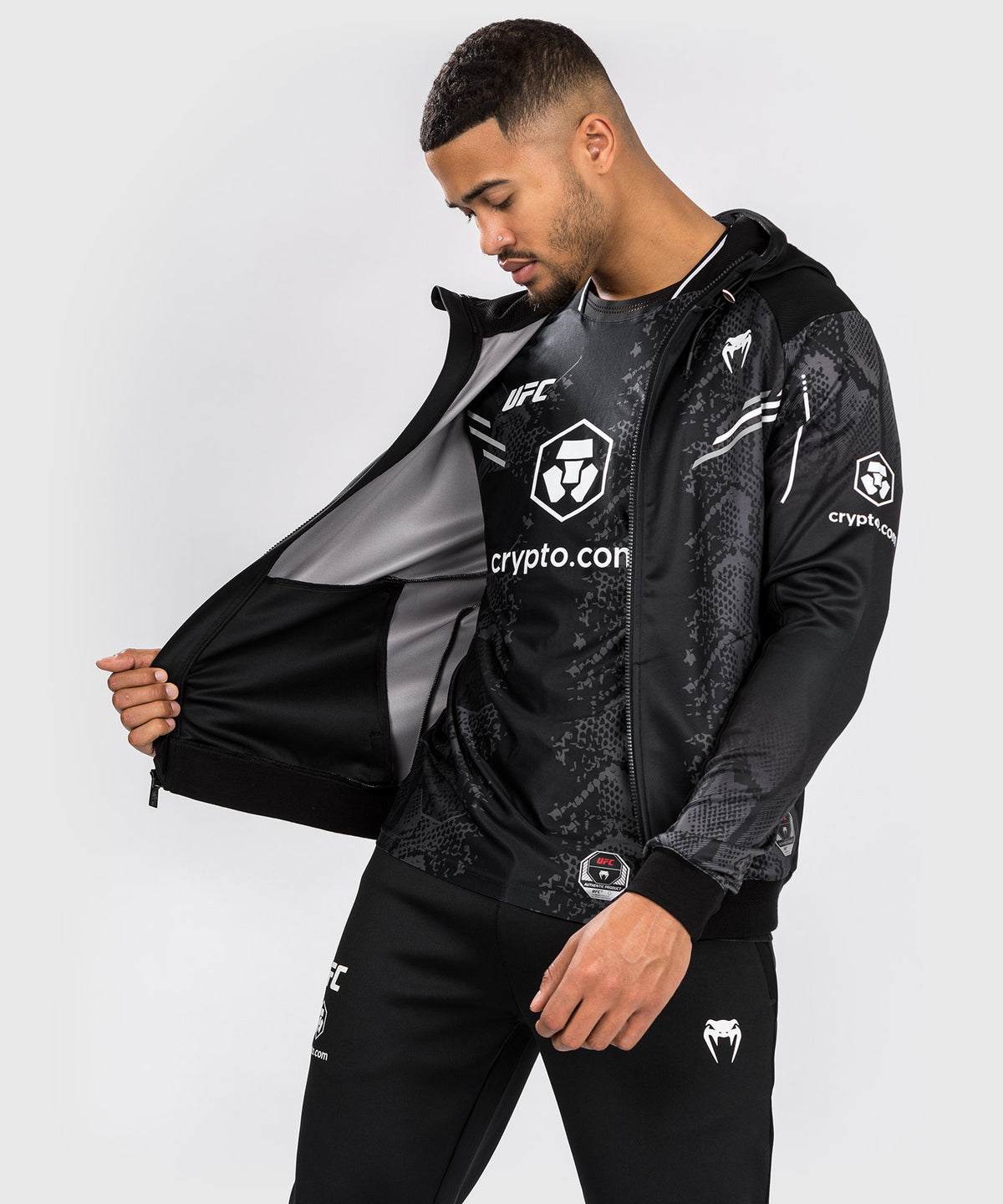 UFC Adrenaline by Venum Authentic Fight Night Walkout Hoodie für Männer - Schwarz