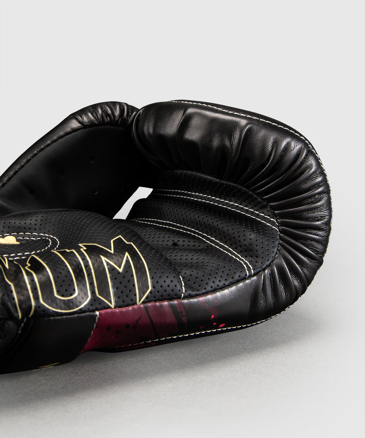 Jujutsu Kaisen x Venum Itadori Impact Evo Guantes de Boxeo – Negro/Rojo