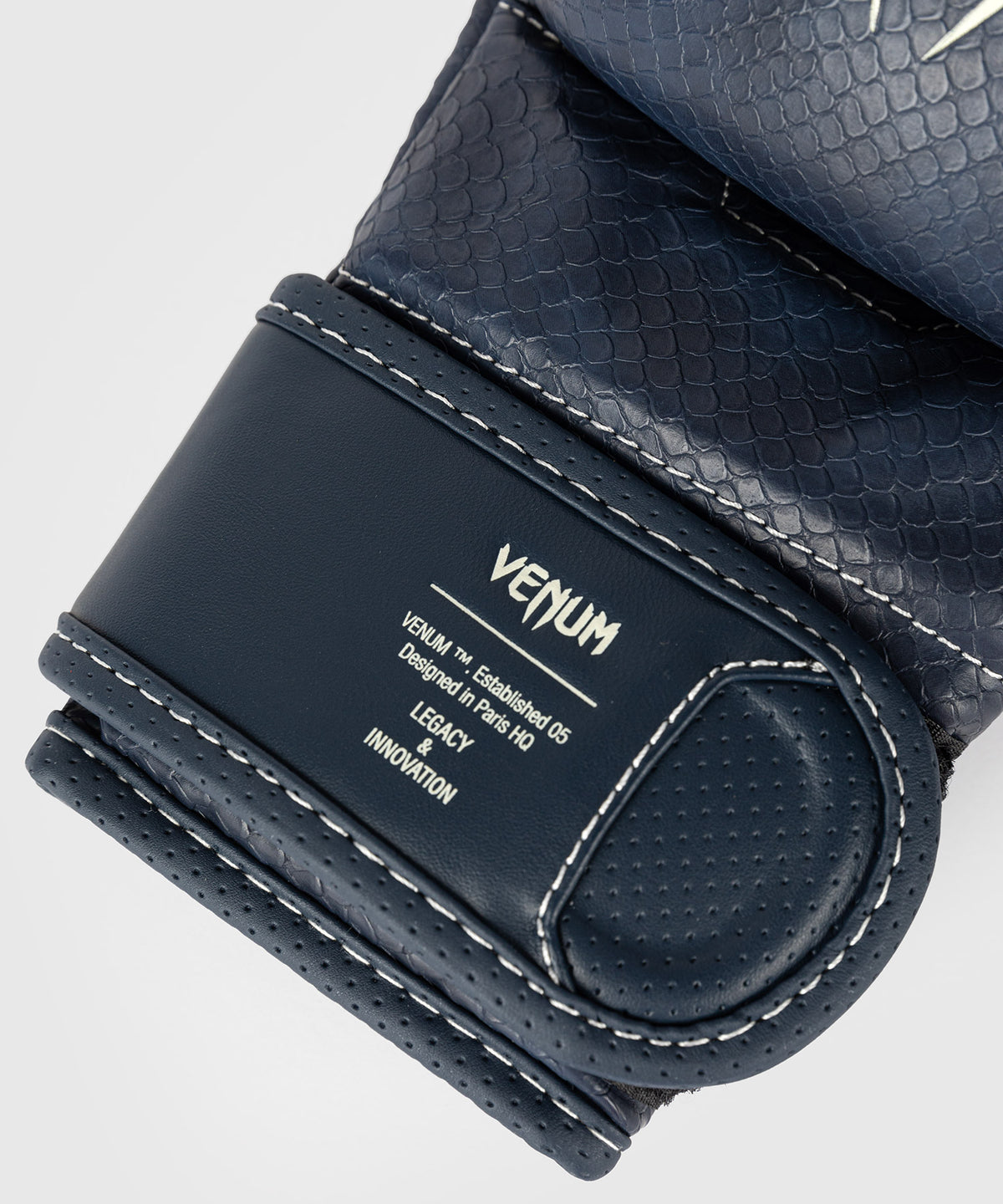 Venum Impact Evo Scales MMA-Sparringhandschuhe - Mitternachtsblau