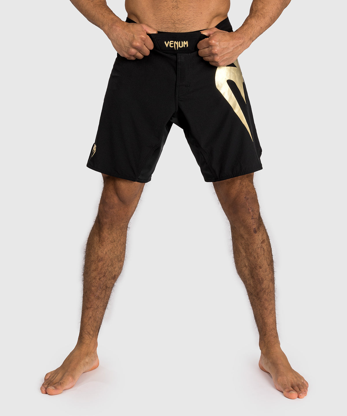 Venum Light 5.0 Fightshorts - Black/Gold