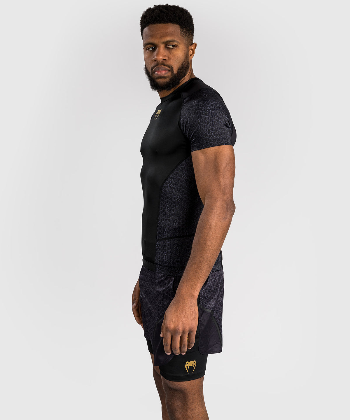 Venum x Assassin’s Creed Shadows Kurzärmeliger Rashguard für Männer - Schwarz