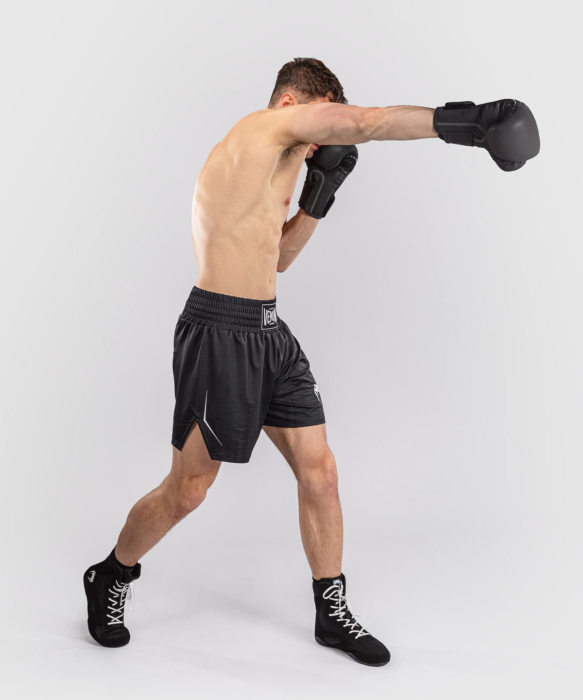 Short de Boxe Venum Stealth – Noir/Blanc