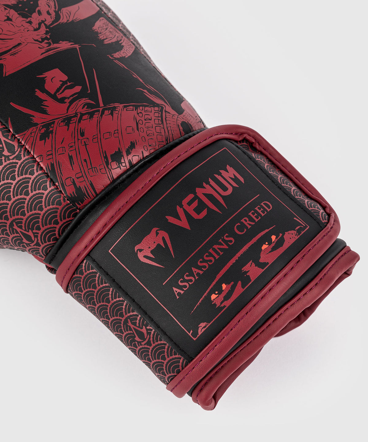 Venum x Assassin's Creed Shadows Boxing Gloves - Burgundy/Black