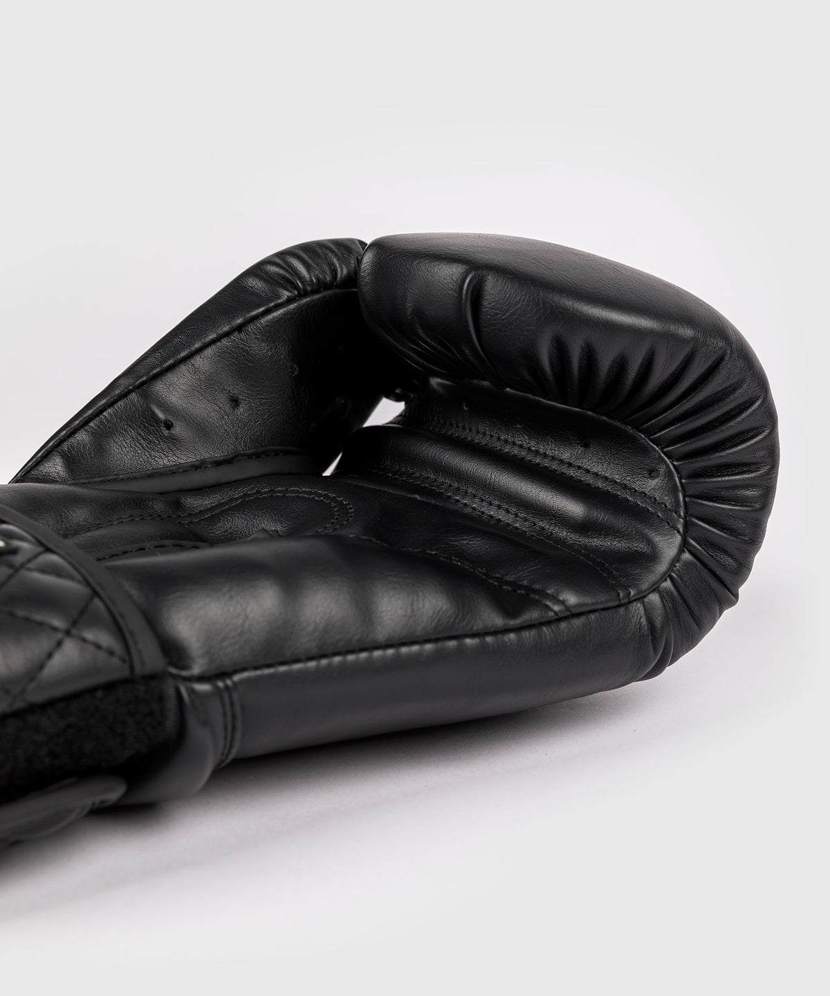 Venum Impact Classic Boxhandschuhe - Schwarz