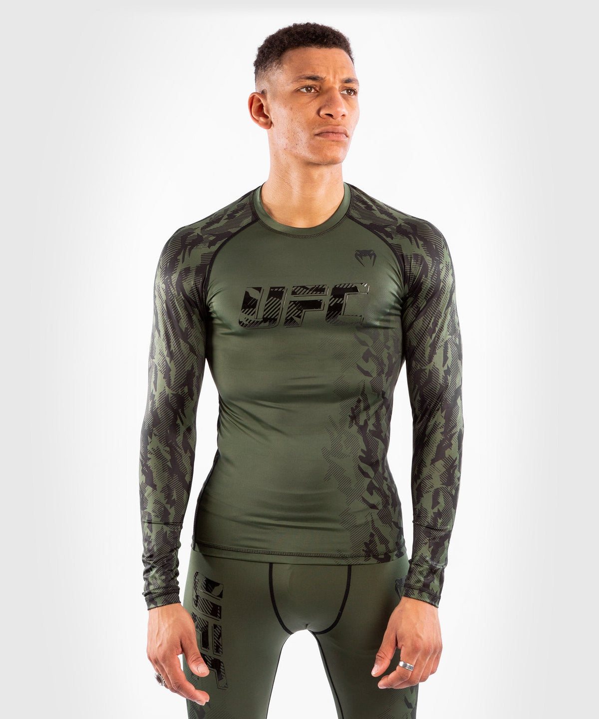 UFC Mann Venum Authentic Fight Week Langarm Kompressions-T-Shirt - Khaki