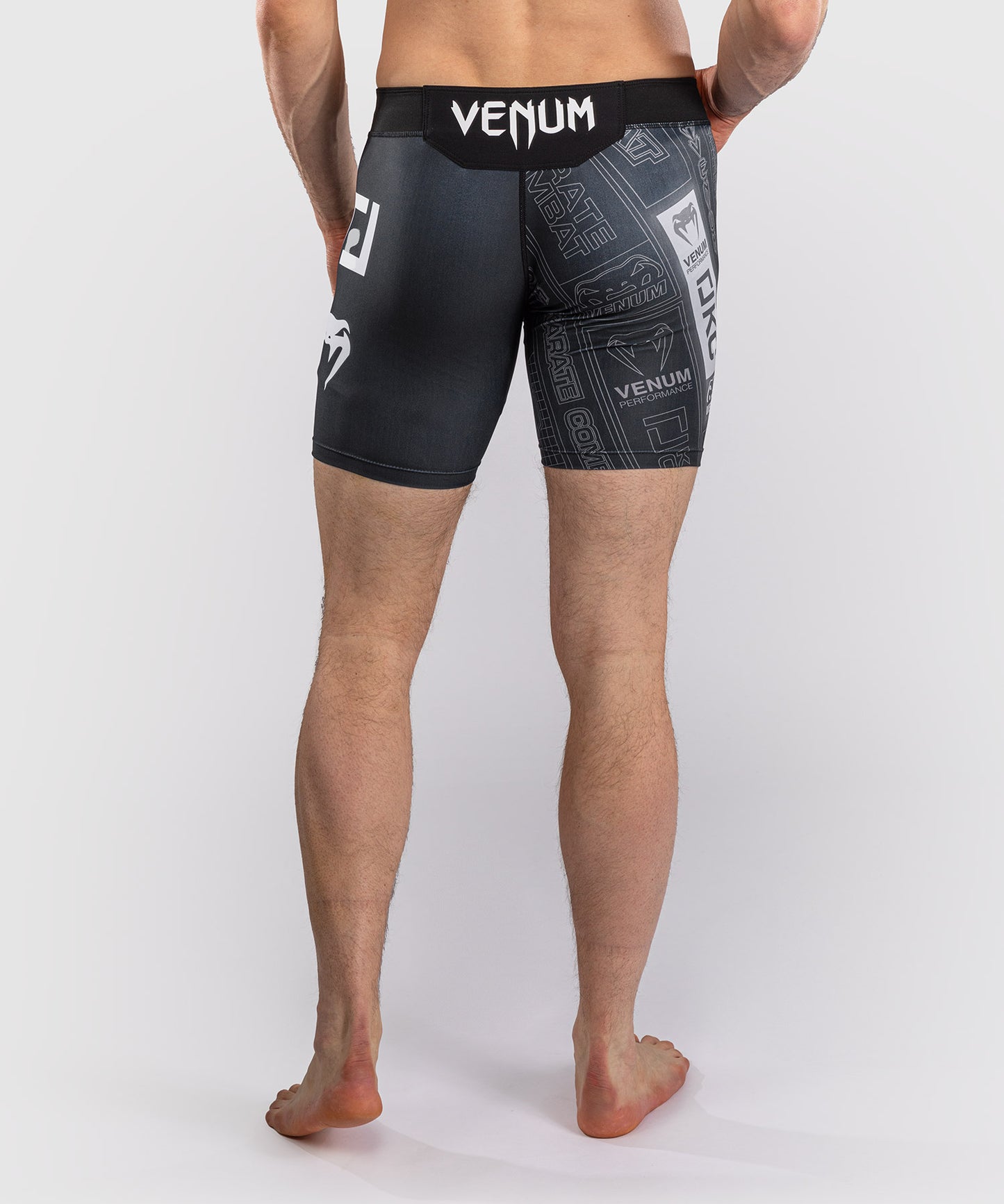 Short de Compression Karate Combat by Venum – Noir/Gris