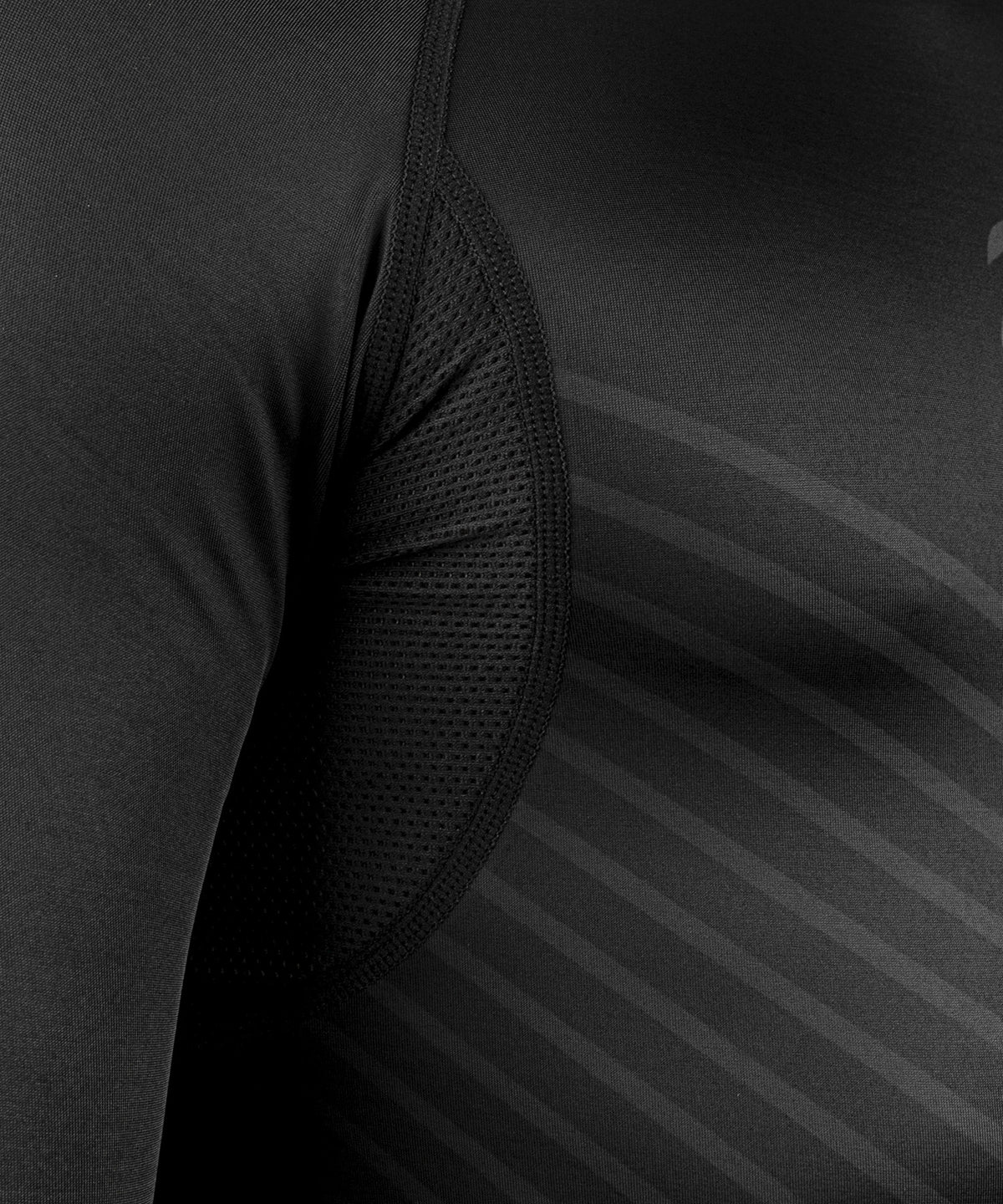 Venum Plasma Rashguard - Langarm - Schwarz/Schwarz