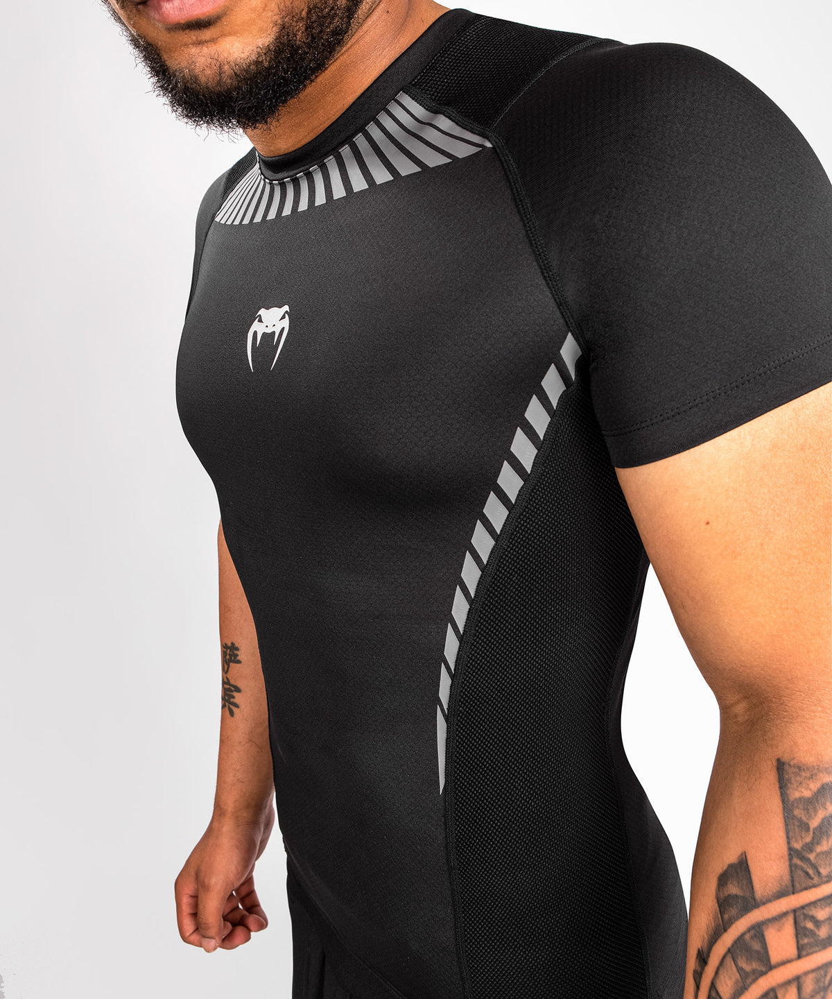 Rashguard Venum Jaws 2.0 - Short Sleeve - Black