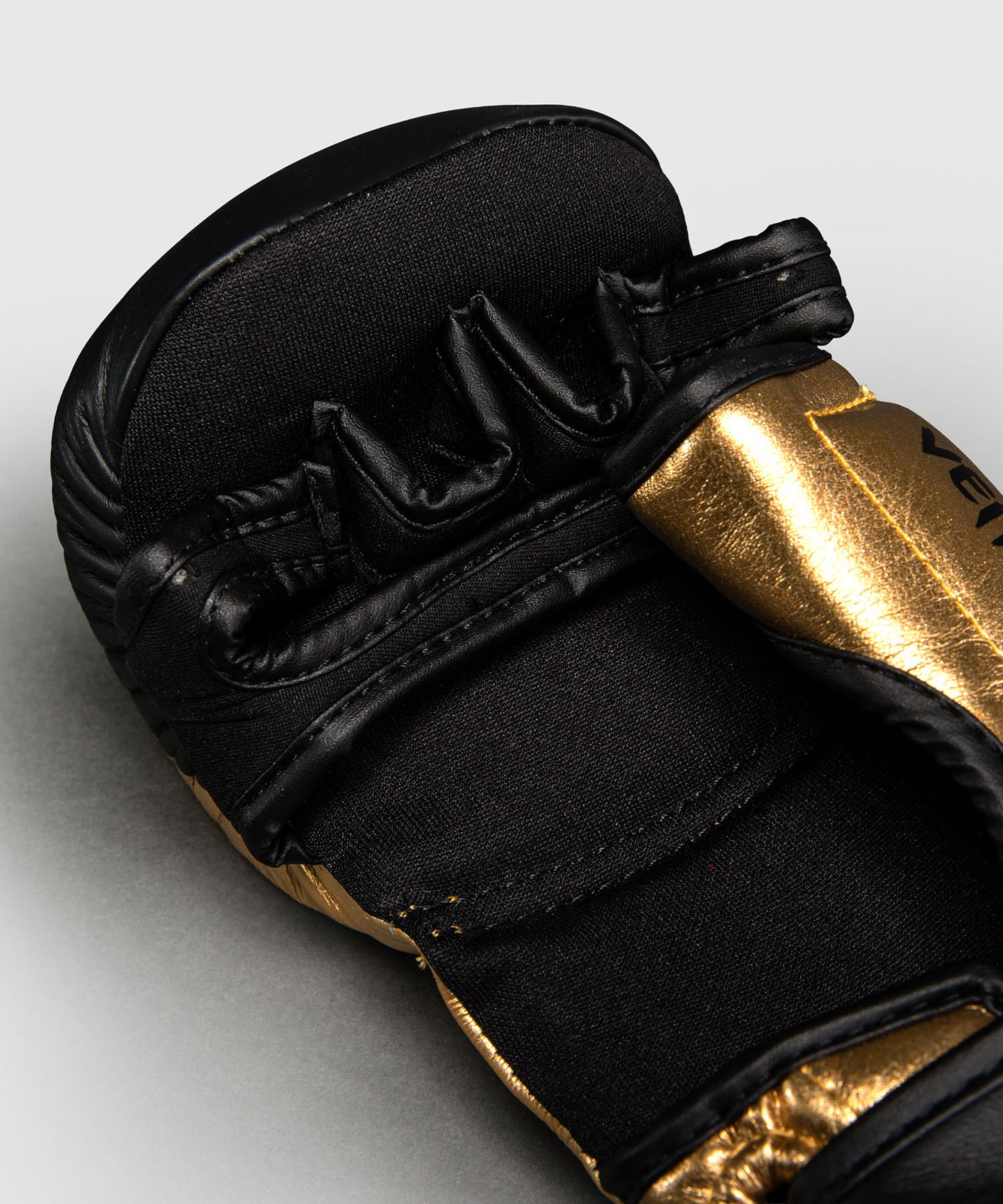 Venum Attack 2.0 Sparringhandschuhe Leder – Gold/Schwarz